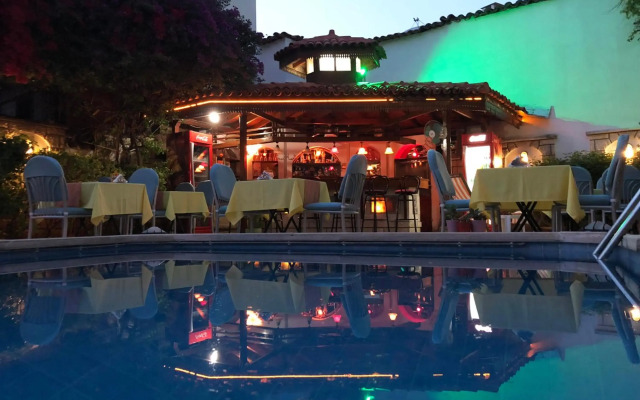 Hotel Karyatit Kaleiçi