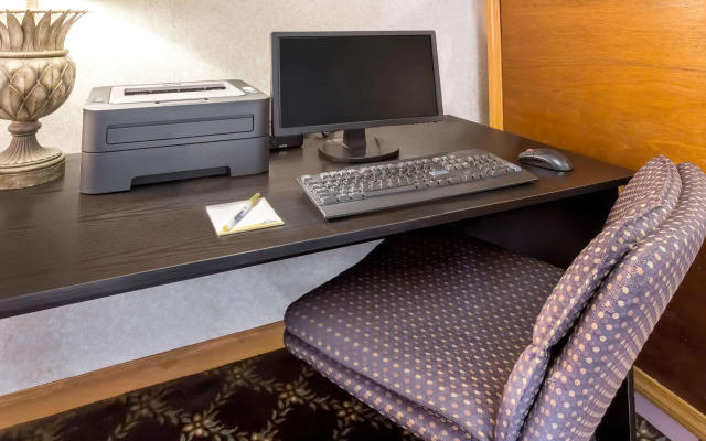 Days Inn by Wyndham Plymouth