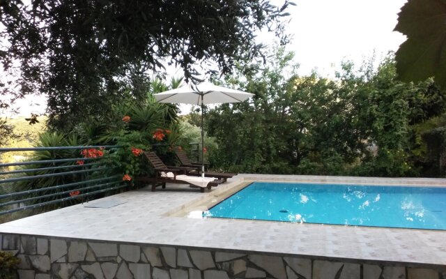 Ideal for 2 families, small village close to beaches