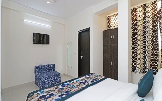 OYO 12738 Hotel Diamond