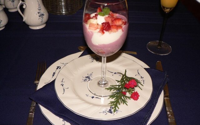 Cedar Song B & B and Cottage