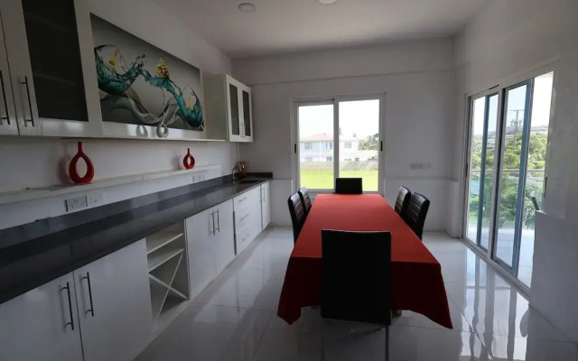 Luxury 5BD Loft in Prime Location