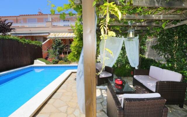 Villa Vista a la Piscina Para 8 Personas en Cambrils