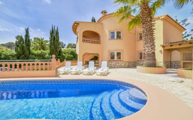 Villa - 5 Bedrooms - 107482
