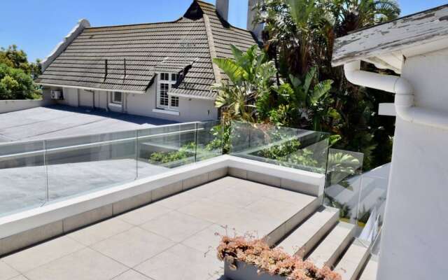 2 Bedroom Home In Fresnaye Cape Town