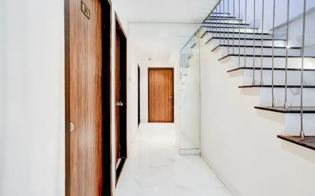 Comfy Stays at Lokhandwala Andheri West