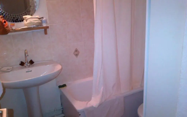 Appartement 4 personnes 5mn plage Piscine wifi parking