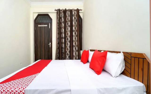 OYO 29193 Amrit Guest House