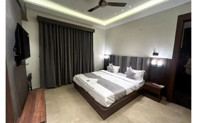 Hotel Majestic Grand By MNG Rooms