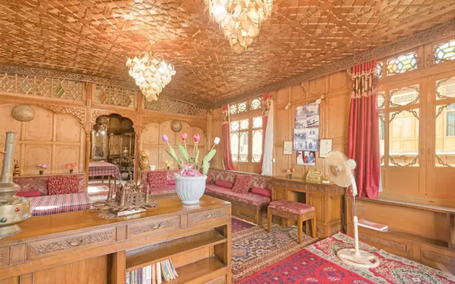 GuestHouser 3 BHK Houseboat d520
