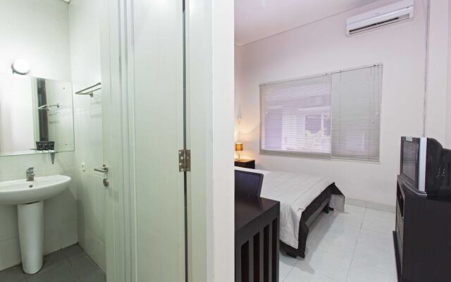RedDoorz @ Kemang Timur