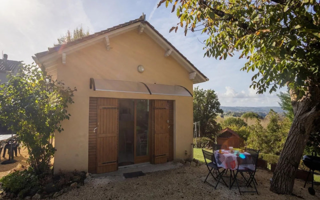 Tasteful Holiday Home in Marnac With Garden