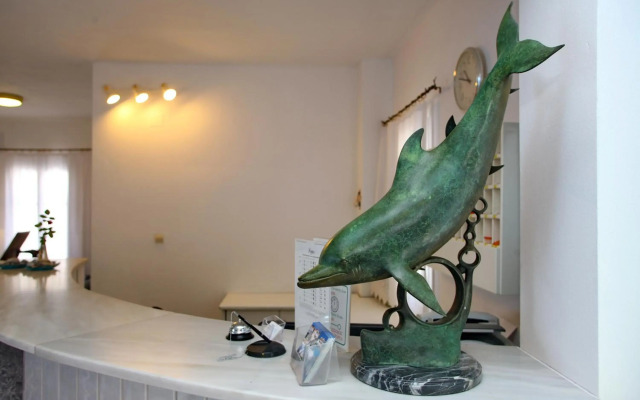 Dolphin Hotel