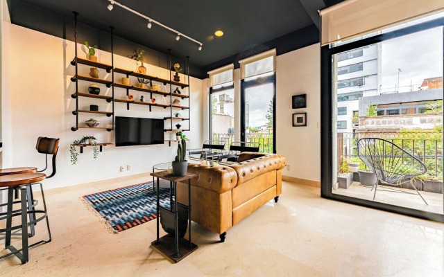 NEW Perfect Location with Free Parking