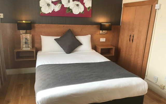 Whites Hotel