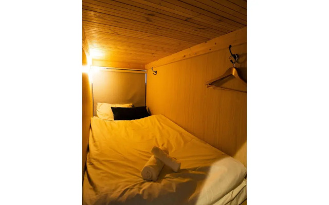 R Hostel Namba South
