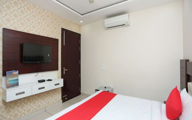 OYO 27678 Saharan's Homes