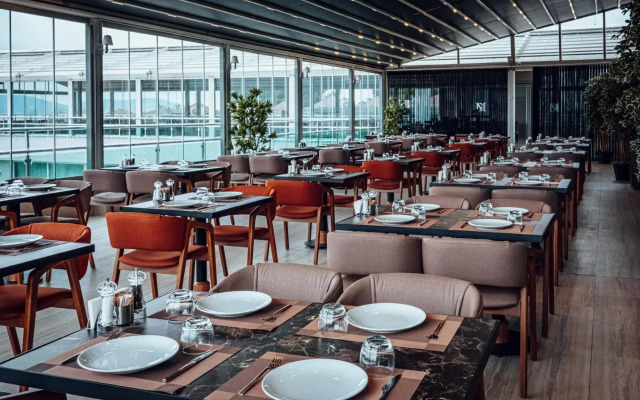 Kndf Marine Hotel