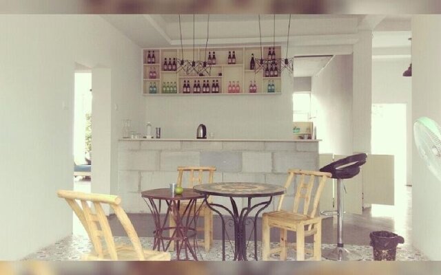Shenlou International Youth Hostel