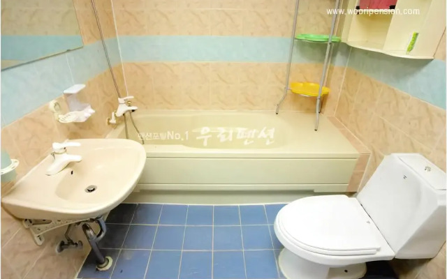 Hoengseong White House Pension