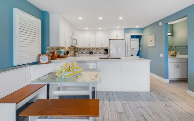 Kahana Sunset B5b 1 Bedroom Condo by Redawning