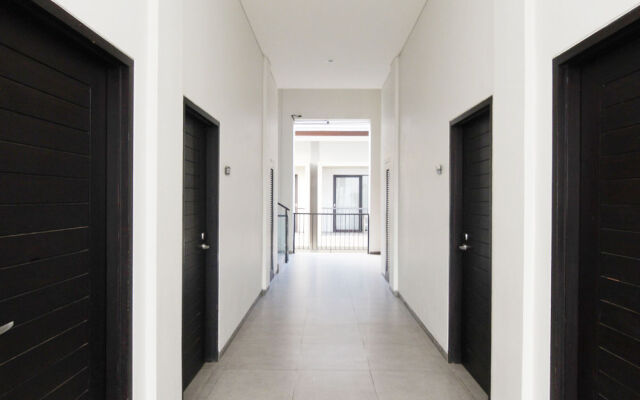 艾里巴厘岛水明漾克罗波坎乌玛拉斯克雷钦 8 号高级酒店(Airy Premier Seminyak Kerobokan Umalas Klecung 8 Bali)