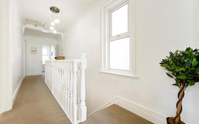 Family Friendly 3Br House W Garden Bbq