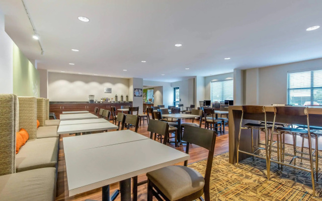 MainStay Suites St Louis Airport