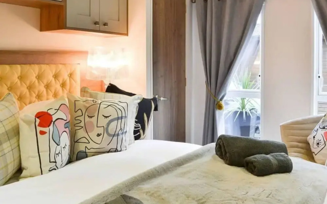 Luxury Boutique Style Lodge With hot tub