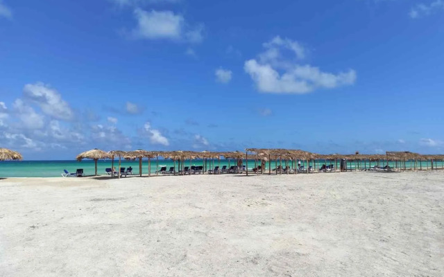 GRAND ASTON Cayo Paredón Beach Resort