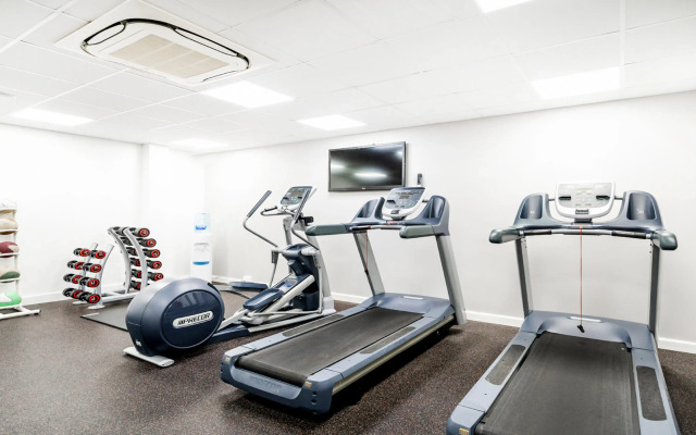 Holiday Inn London - Luton Airport by IHG