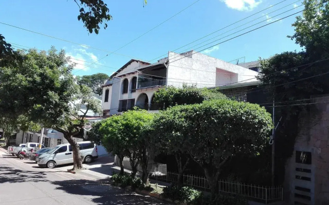 President House Hotel - Hostel