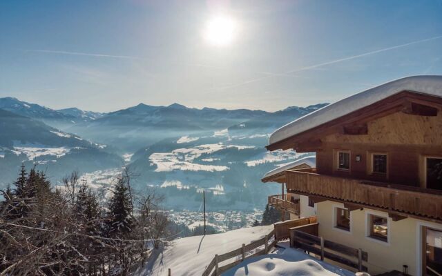 Gorgeous Chalet with Hot Tub in Tyrol