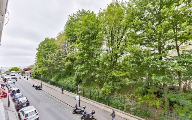 Sacré Cœur, Amazing Price