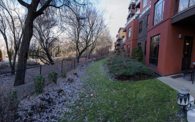 Ground Level with Quiet Creek out Backdoor #124