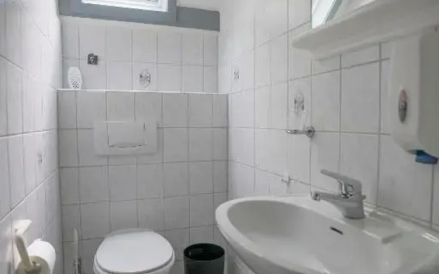 Ferienhaus am See im Bergland 100