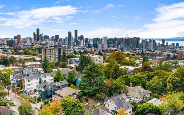 Cozy Oasis in the heart of Capitol Hill