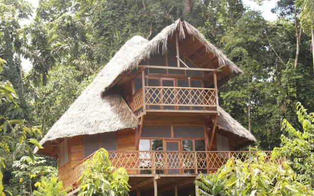Sani Lodge