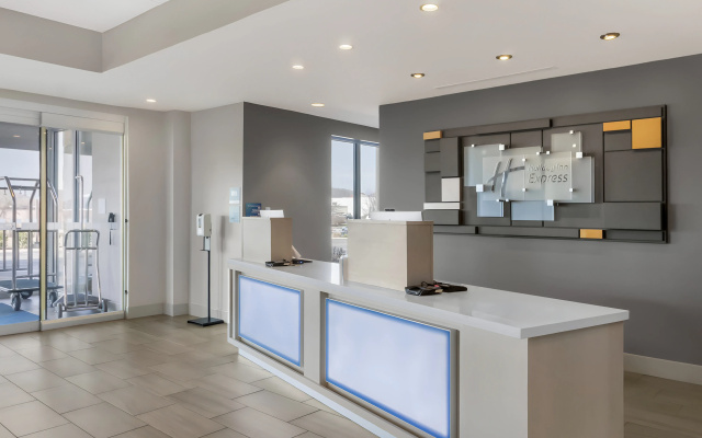 Holiday Inn Express Spring Hill by IHG