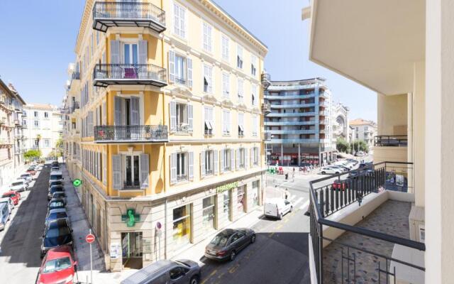 Feel Home - France 93