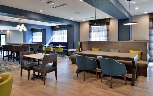 Hampton Inn Cedar Falls Downtown