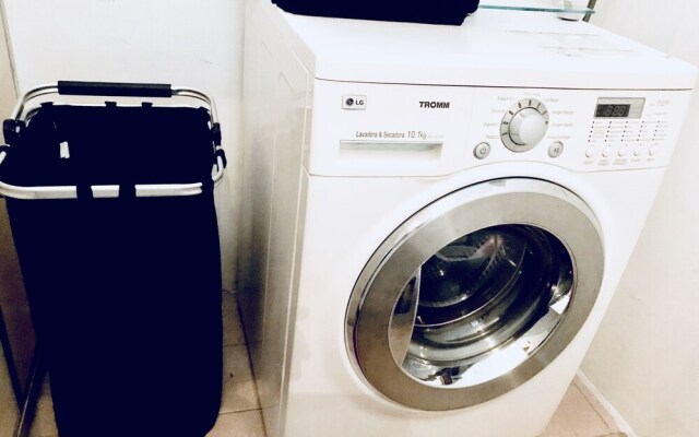 Wonderful Apartment Near Rio Carnival and Copacabana