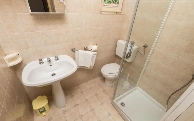 Beautiful Apartment in Omisalj With Wifi