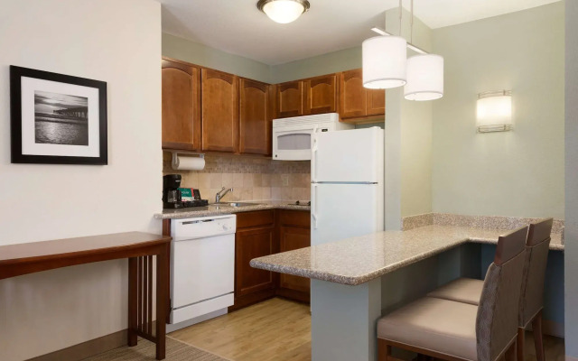 Homewood Suites by Hilton Jacksonville Deerwood Park