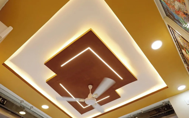 Radhe Krishna Hotel and Restaurant