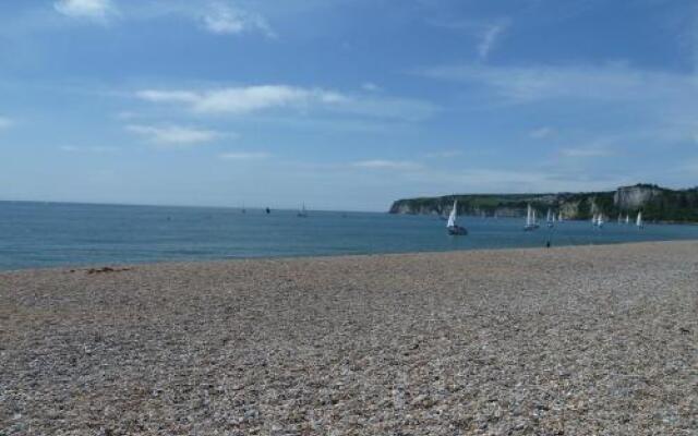 Holmleigh House Bed and Breakfast