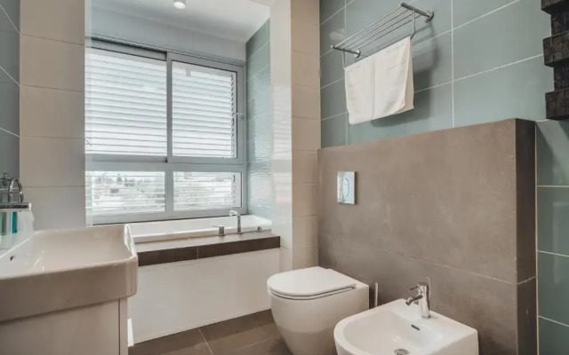 Modern 3 bedroom villa near Nissi Beach!