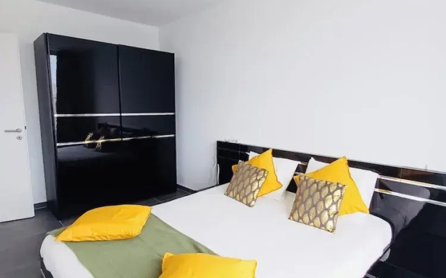 Brand new 2bedrooms Penthouse in Center