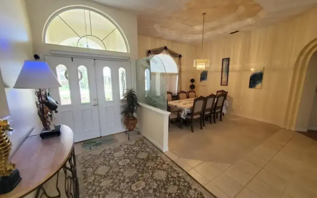Cozy Canal 3 Bedroom Home