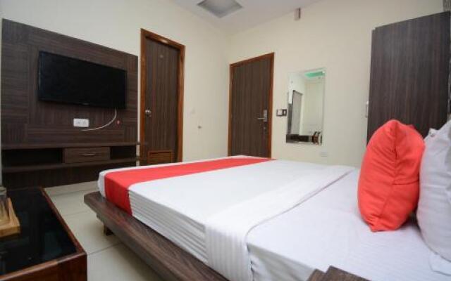 OYO 28465 Hotel Dhingra